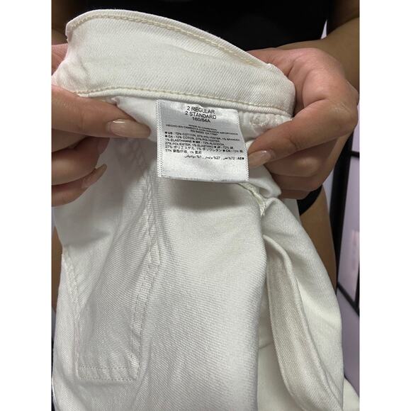White jean shorts size 2 stretch - Picture 4 of 4